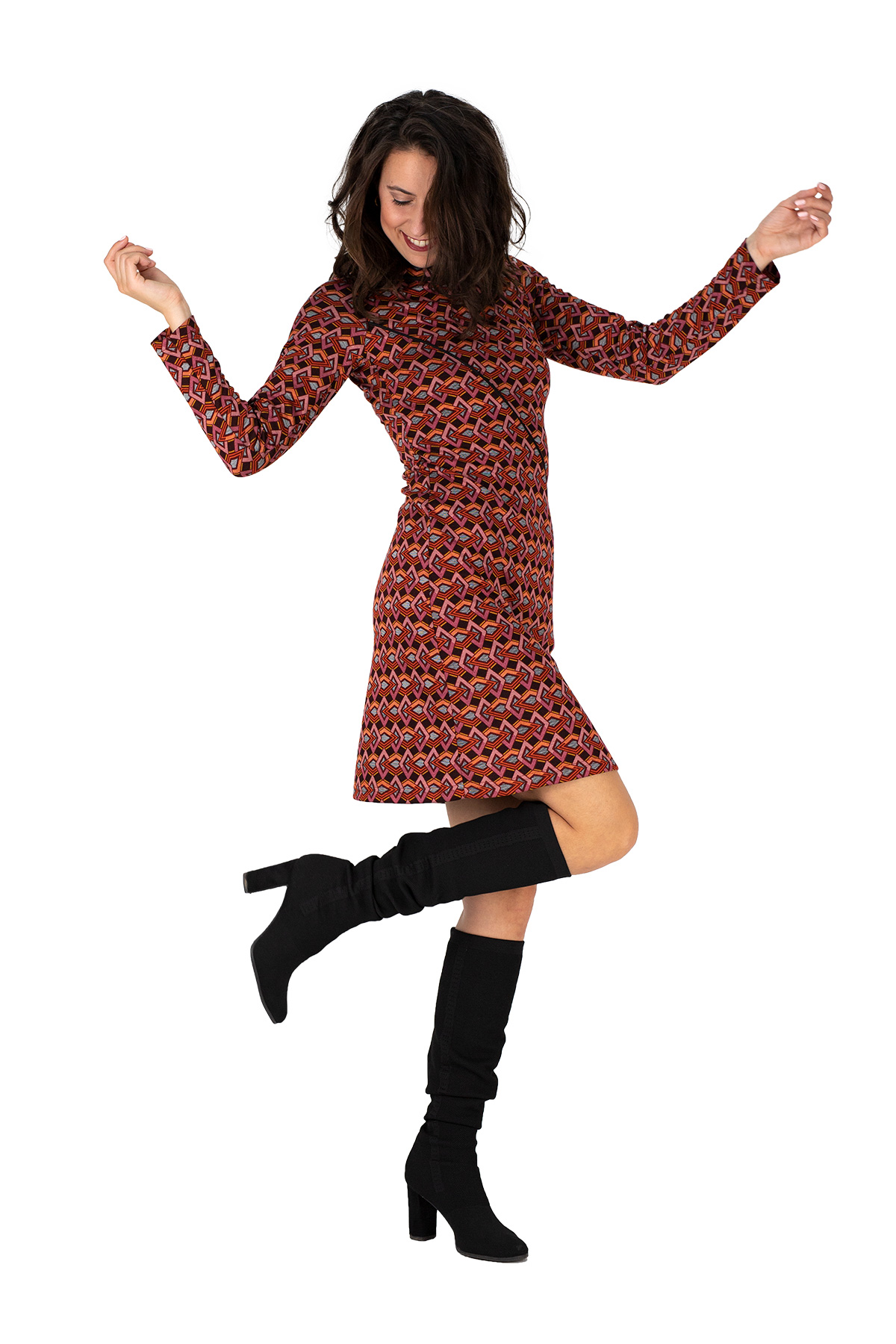 JAQUELINE_21-018_12 Kleid Jaqueline mit Retromuster rostrot